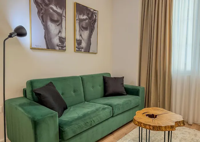 Lalas 2 Apartment